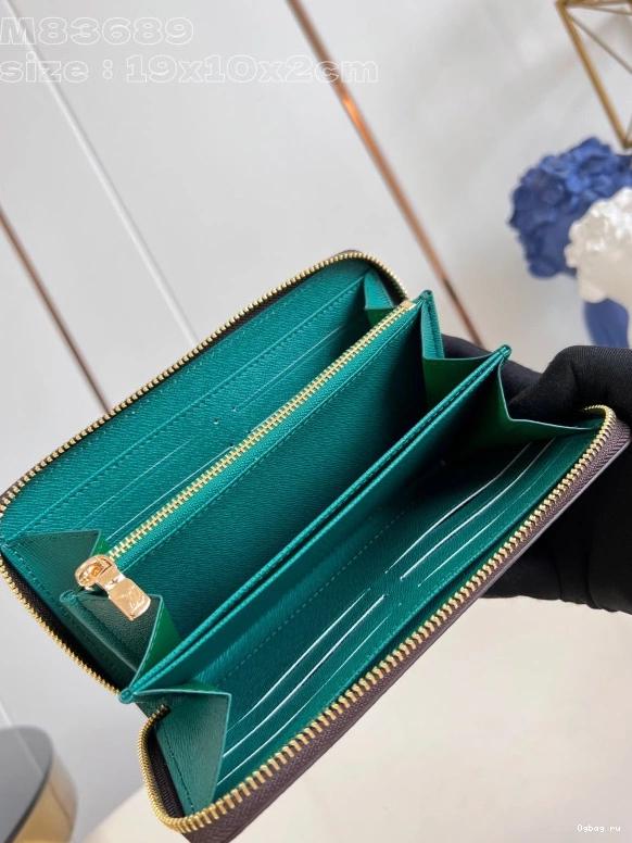 LOUIS VUITTON WALLET-10*20*2 ZIPPY cm 0724